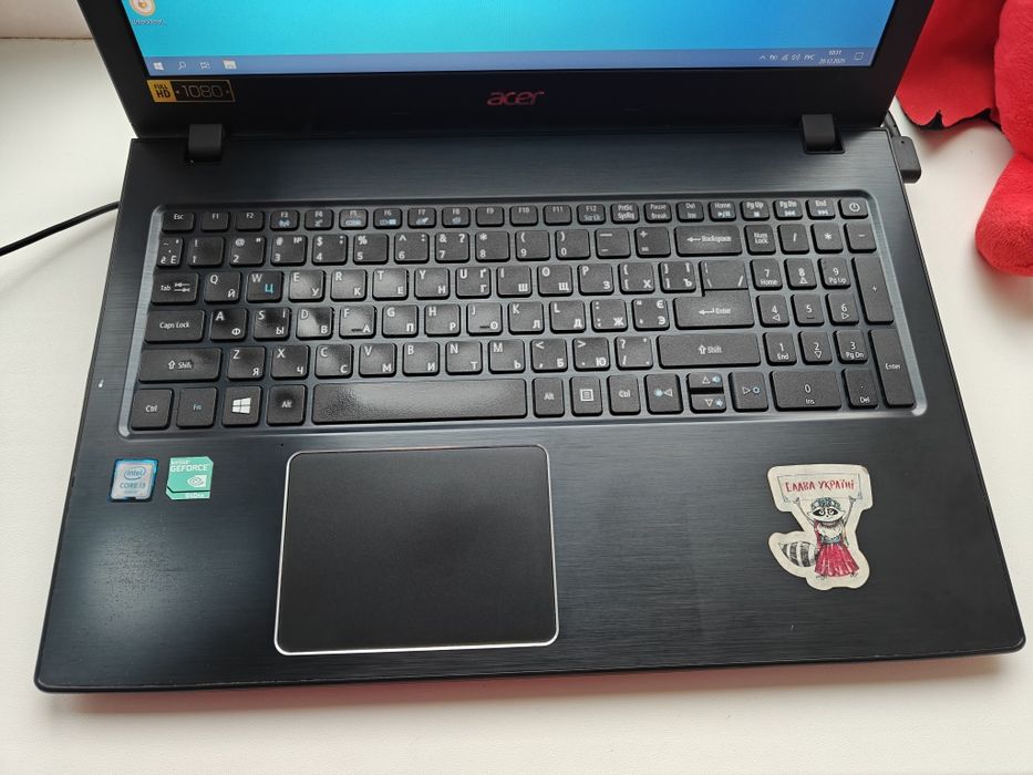 Ноутбук Acer i3 6006u 4gb ОЗУ,hdd 1tb,940mx 2gb