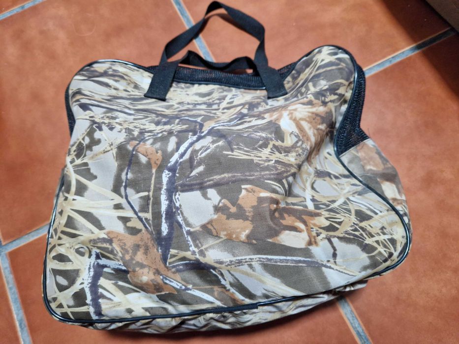 Fato ( jardineira ) de caça (CAMO) com botins