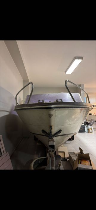 Barco a motor Argus