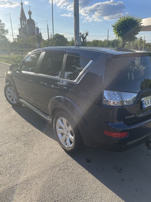 Mitsubishi Outlander XL 3.0 V6 2011p.