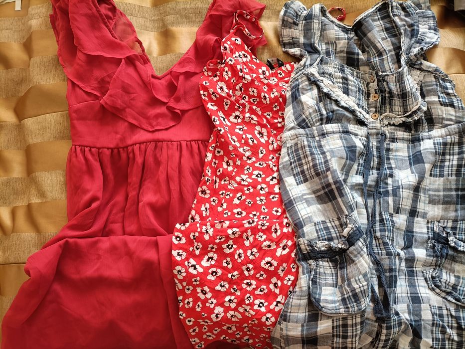 Zestaw ubrań sukienki bluzki