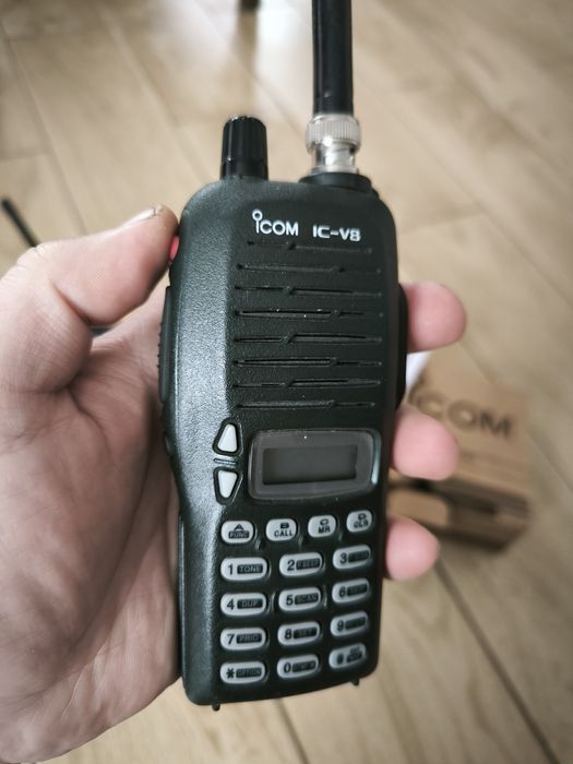 Радіостанції Icom ic - v8 2 штуки japan