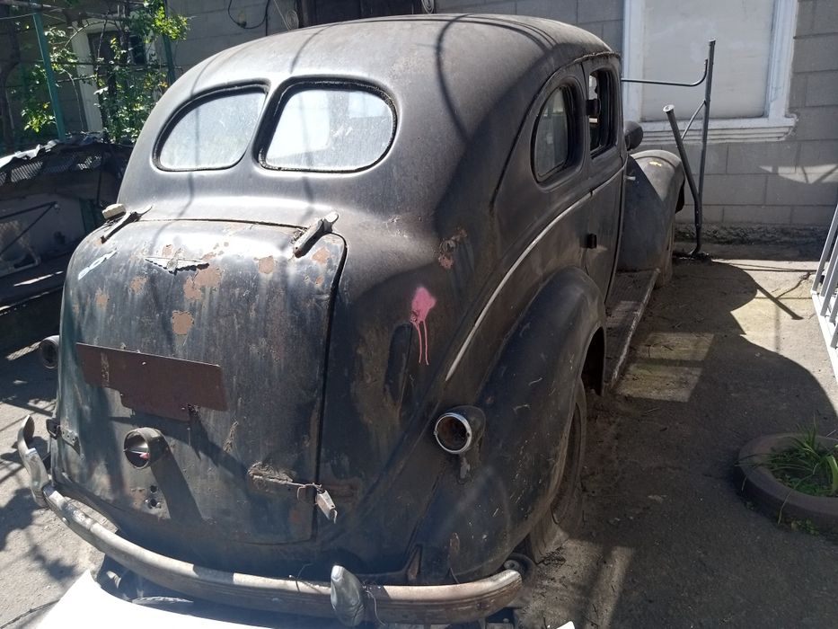 Ретро автомобиль Chrysler Royal 1937 год