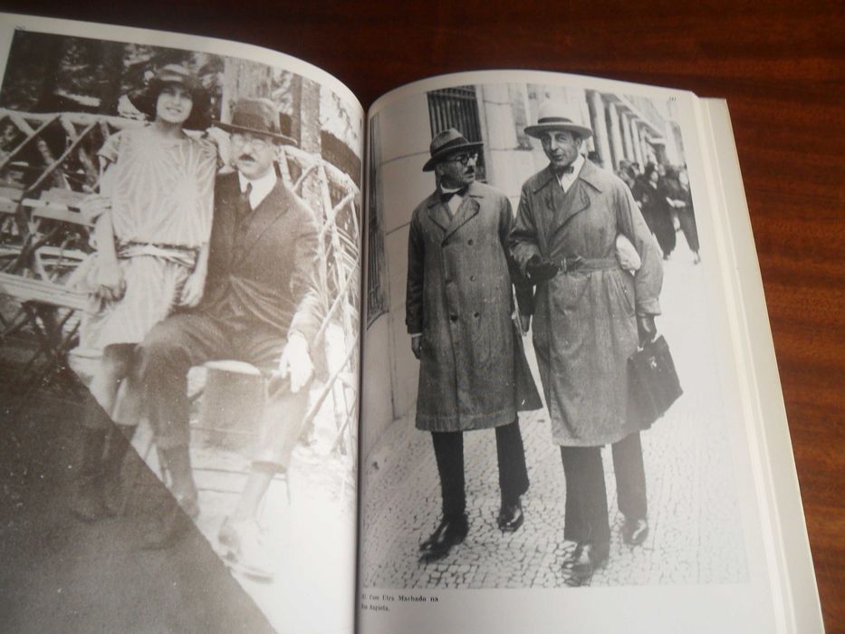 "FERNANDO PESSOA" - Uma Fotobiografia de Maria José de Lancastre - 2ª Edição de1981