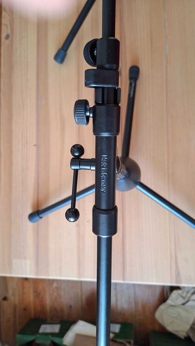 2x tripé de microfone K&M 259 com braço, meia altura