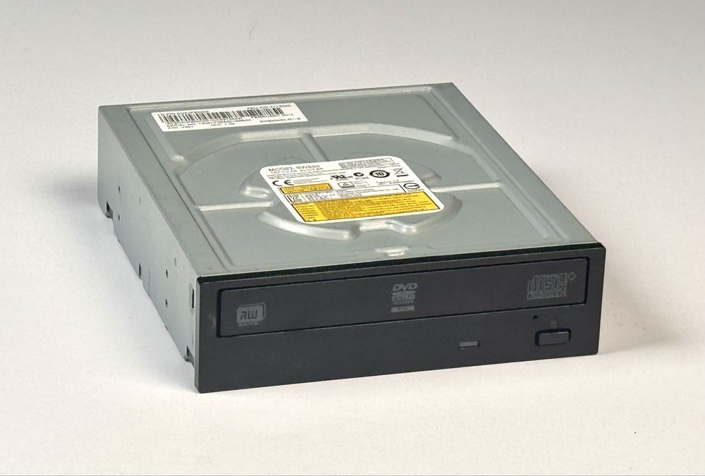 Napęd DVD-RW SATA – nagrywa/odtwarza CD i DVD