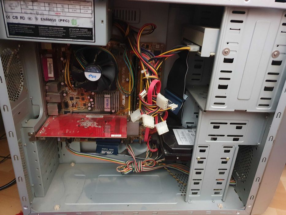 komputer stacjonarny pod windows xp Myszka Klawiatura Monitor Iiyama