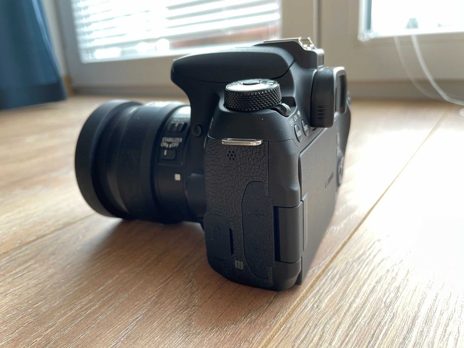 DSLR Canon 77D + Lense 18-55mm
