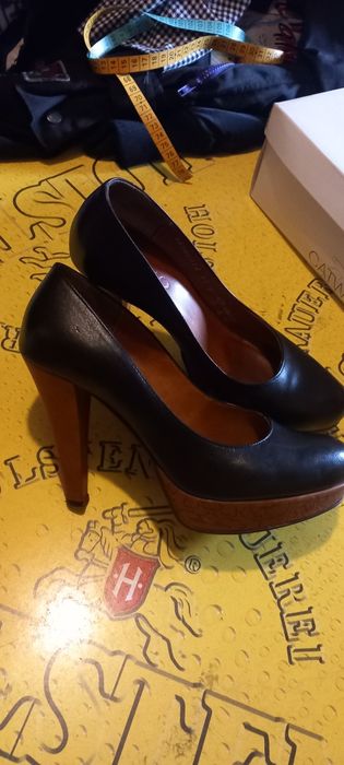 Buty na obcasie,skóra.