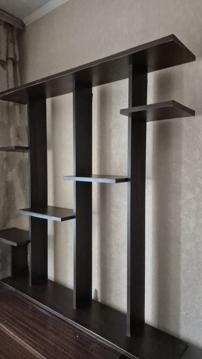 Настінна полиця для квітів