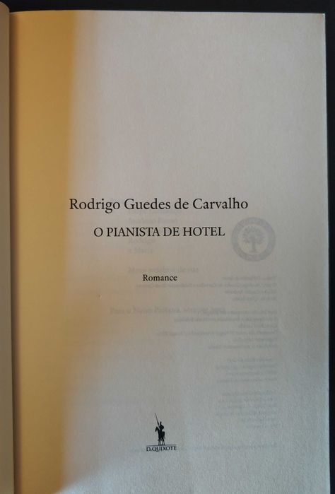 Livro "O Pianista de Hotel" de Rodrigo Guedes de Carvalho