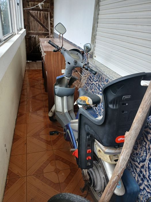 Bicicletas eléctricas  para arranjar ou para pecas