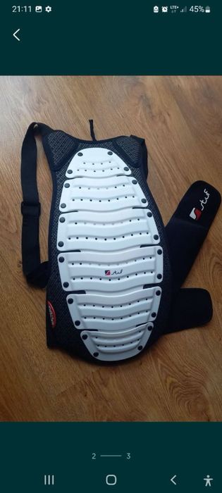 Motocyklowy ochraniacz pleców