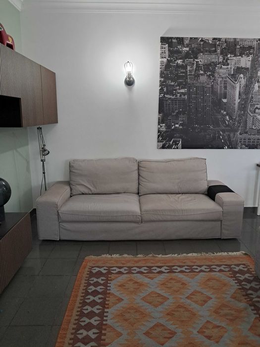 Kivik IKEA 3 lugares usado bom estado. Oferta de capas suplentes pouco usadas. Só tem de vir buscar.