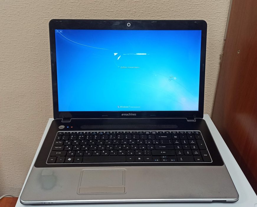 Ноутбук Aser eMachines 17.3"