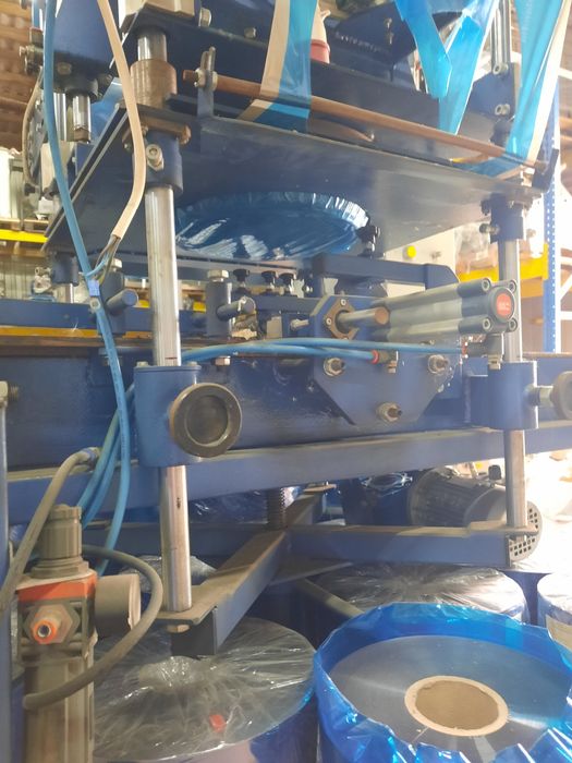 Запайщік відер,Оборудование обладнання для запечатки пленкой ведер, ст