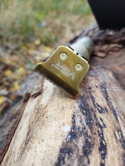 Тример для бороди та вусів з Led-дисплеєм VGR 073 трімер голови метал