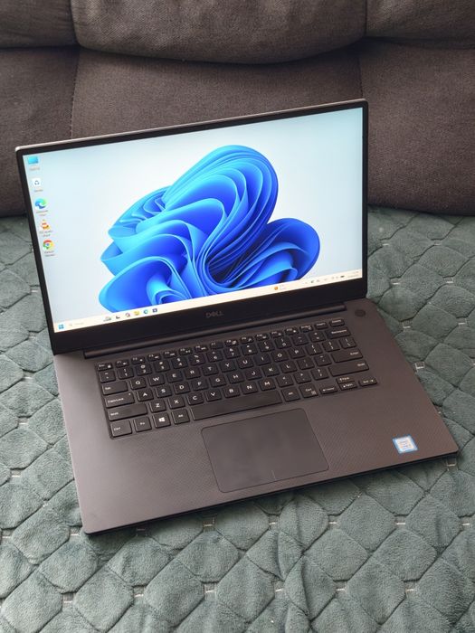 Ноутбук Dell XPS 15 7590 • 15.6" FHD • i5-9300H • 8/256GB