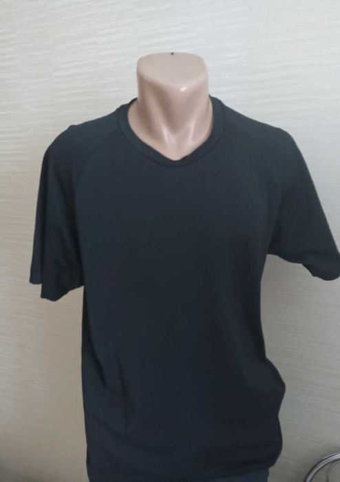 Спортивная мужская футболка UniQlo бесшовная черная М на 48