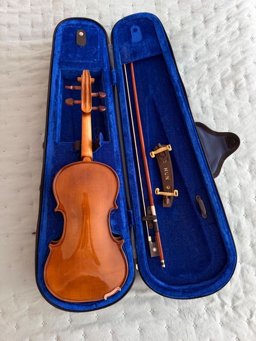 VENDO VIOLINO 1/4 Stentor, com estojo, arco e almofada Kun incluído