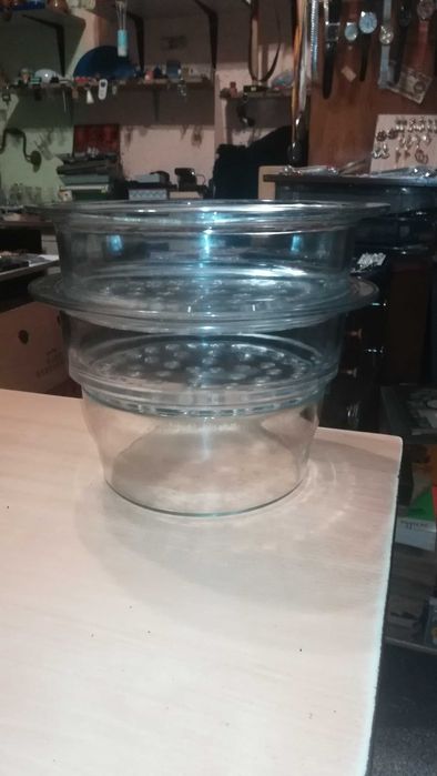 Stare szklane naczynie gotowanie na parze              L