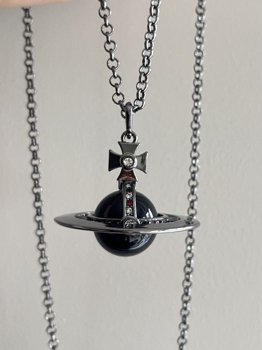 vivienne westwood big black orb naszyjnik grey pendant saturn