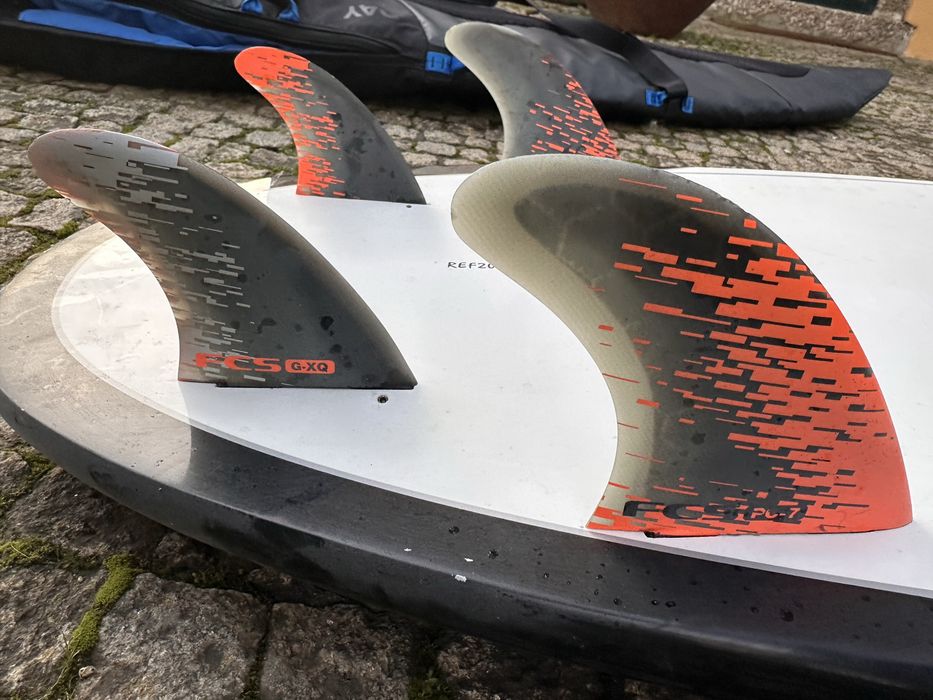 Surf baord 6:0, 47L, leash, fins