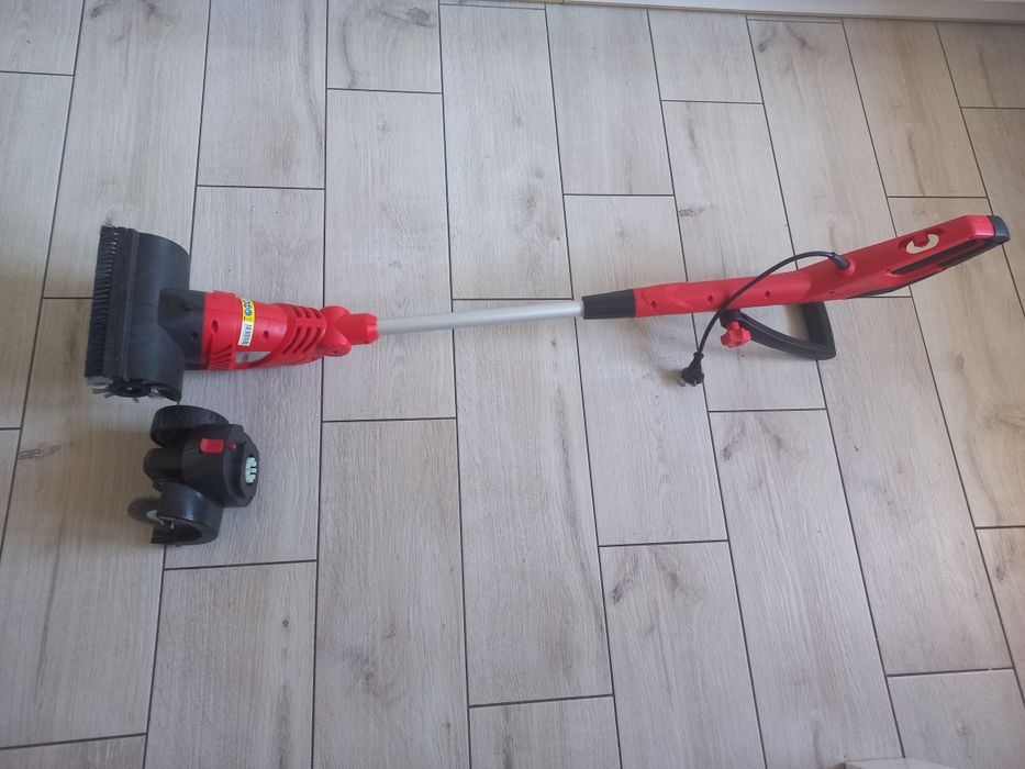 Zamiatarka elektryczna do kostki brukowej