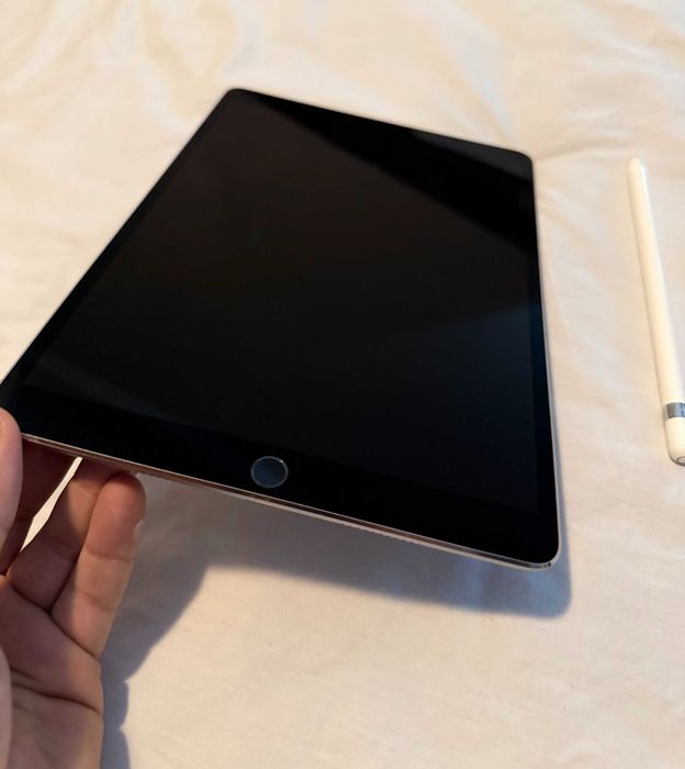 iPad Pro 10.5" (2017) + Apple Pencil