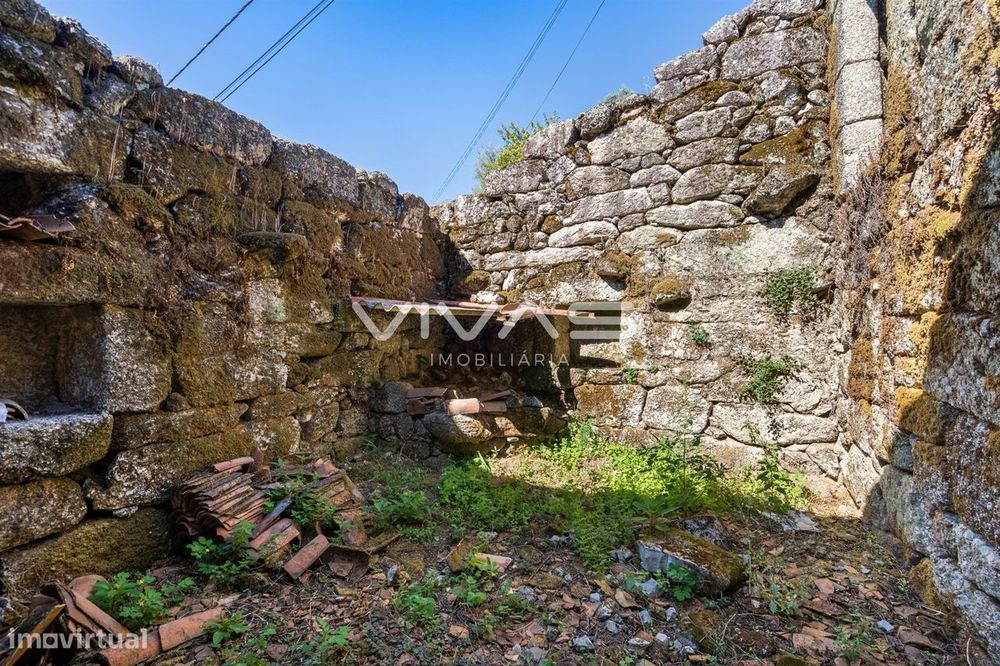 Moradia para Restaurar T0 Venda em Chorense e Monte,Terras de Bouro