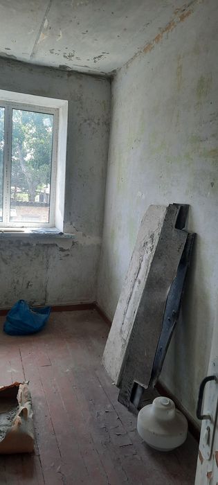 Продам дом, 3-х комнатную квартиру- ,,чешка,, (2-х этажный дом) есть с
