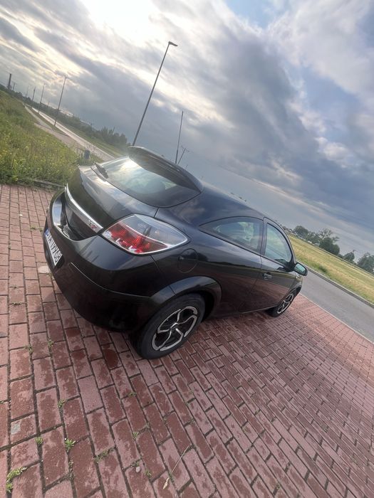 Opel astra h gtc