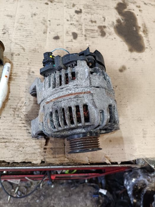 Генератор Opel Corsa D Astra Meriva 1.0 1.2 1.4 бензин Опель