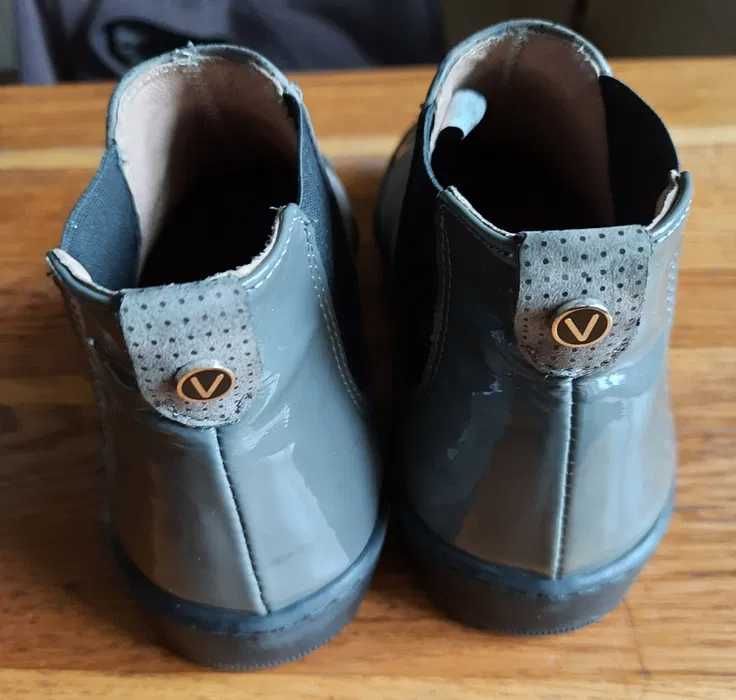 Sztyblety damskie, skóra, lakierki, stan jak nowe, buty rozm 38