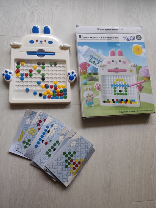 Książeczki, puzzle, tablica magnetyczna 2-4 lat