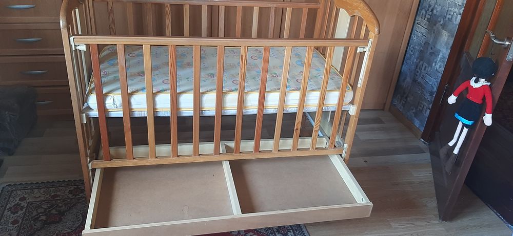 Детская кроватка