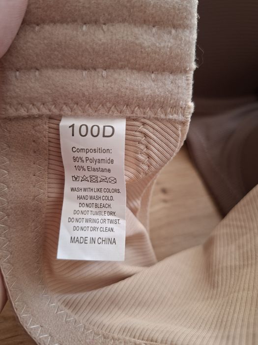 Biustonosz 4 szt  r. 100 D nowe