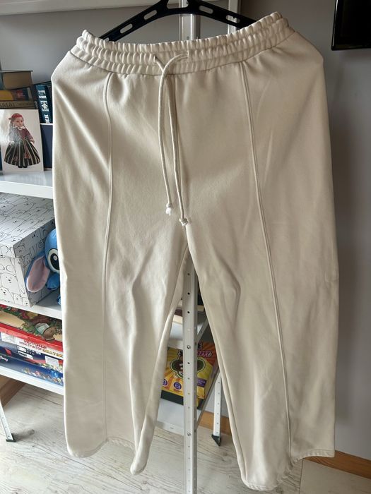 Костюм молочний ZARA