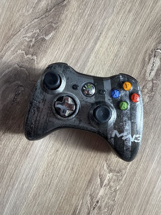 Pad kontroler z edycji limitowanej MW 3 do konsoli Xbox 360