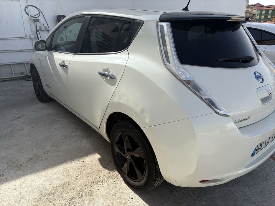 Nissan black edition  leaf 30 eltrico bsteria de 30kw