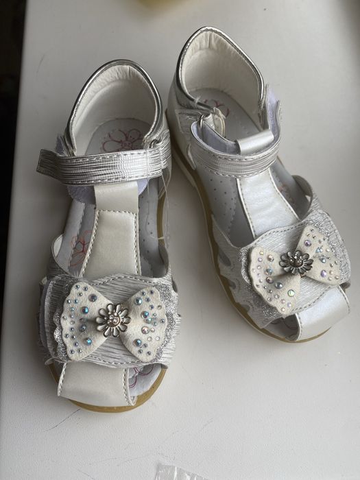 Детские босоножки для девочки