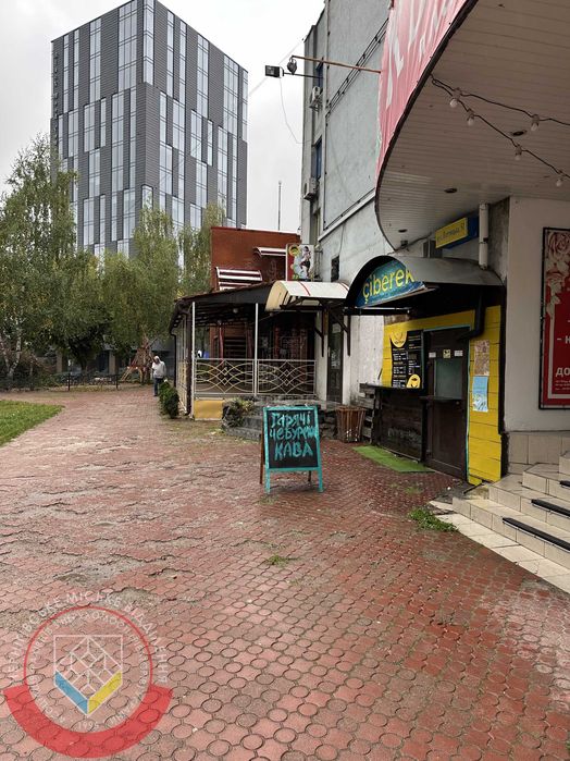 RLT S01 Оренда фасадного комерційного приміщення в центрі міста, ЦУМ