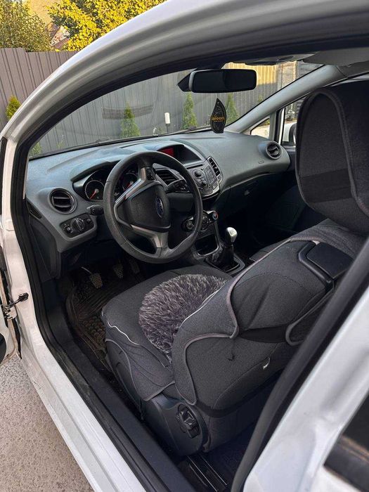 Продам  Ford Fiesta у чудовому стані.