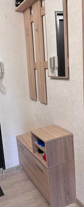 Меблі для передпокою, шафа для взуття з дзеркалом, вішалки в прихожу