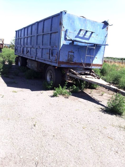 Продам причіп бортовий Robur