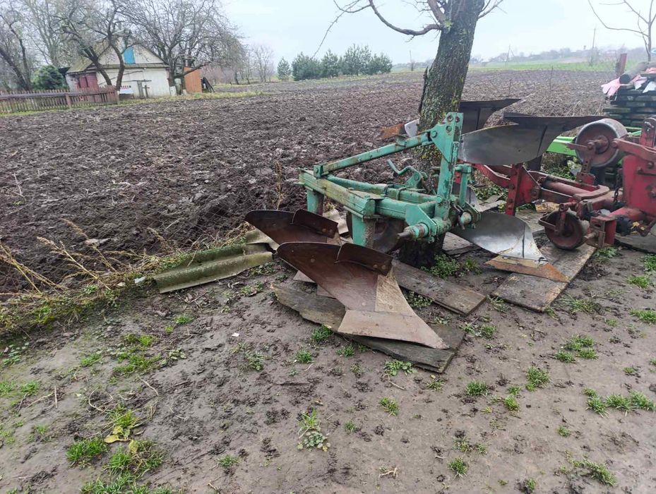 Продам плуги 2-30, 3-30
