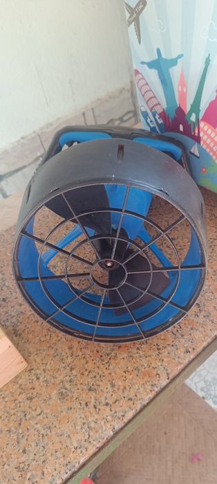 Hélice subaquática