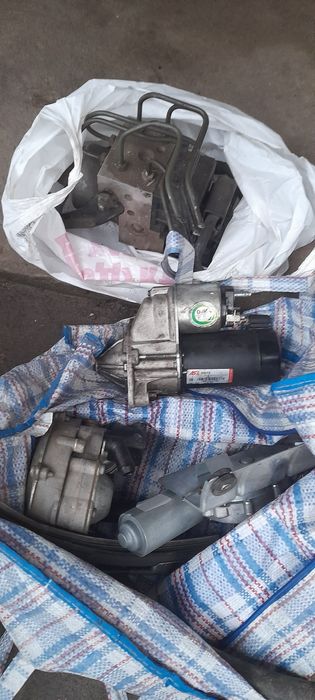 Мітсубісі Спейс Стар по запчастинам