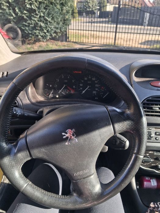 Peugeot 206  złoty