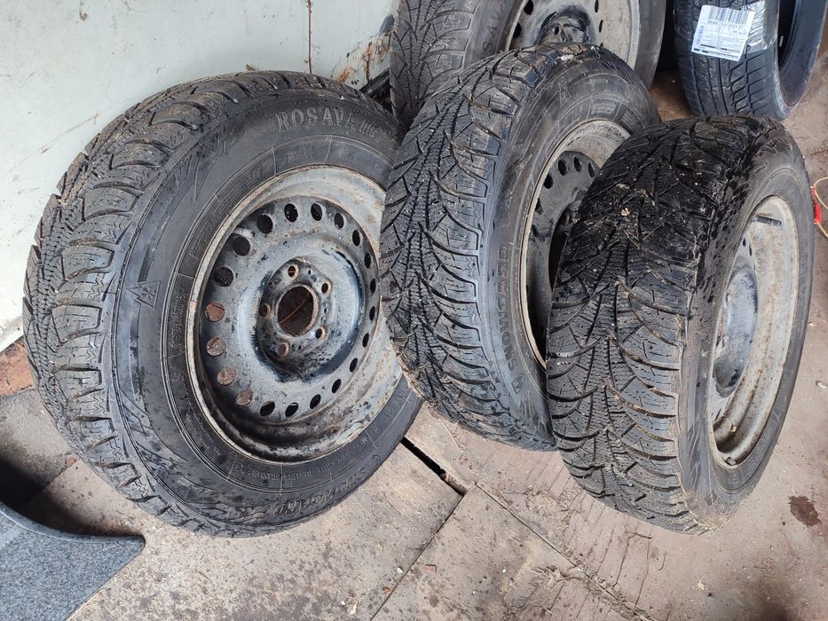 Зимние шины + диски даром
